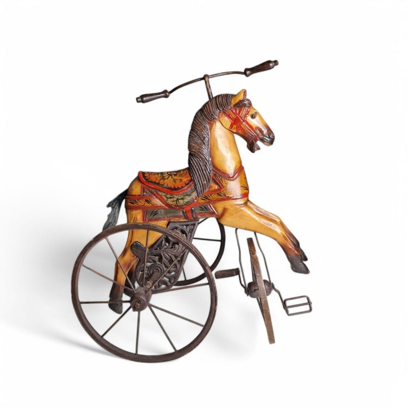 Triciclo Antigo de Madeira e Metal com Figura de Cavalo – Final do Século XIX / Início do Século XX