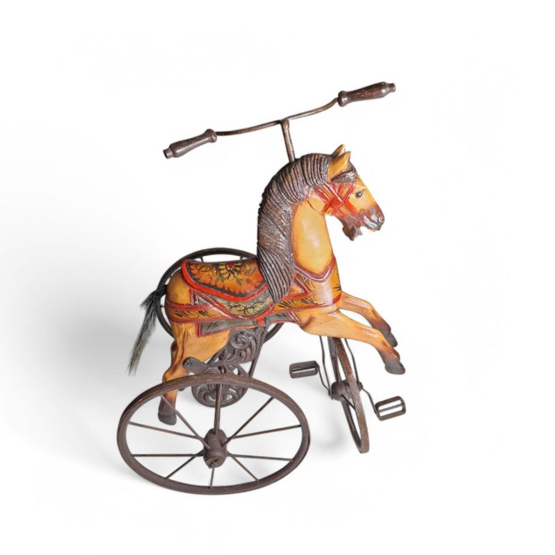 Triciclo Antigo de Madeira e Metal com Figura de Cavalo – Final do Século XIX / Início do Século XX