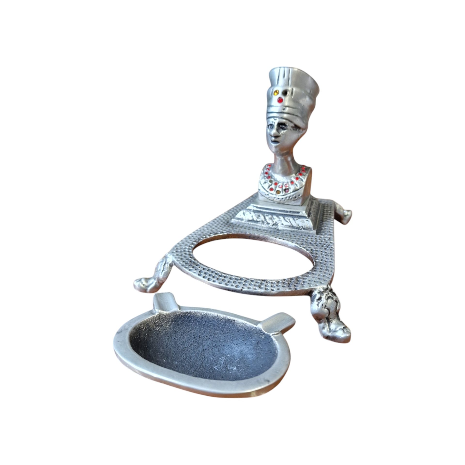 Cinzeiro Vintage Metálico – Design Egípcio com Busto de Nefertiti