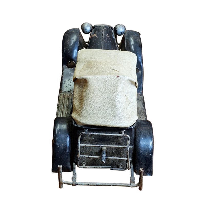 Miniatura Vintage em Latão – Carro Clásico com Capota