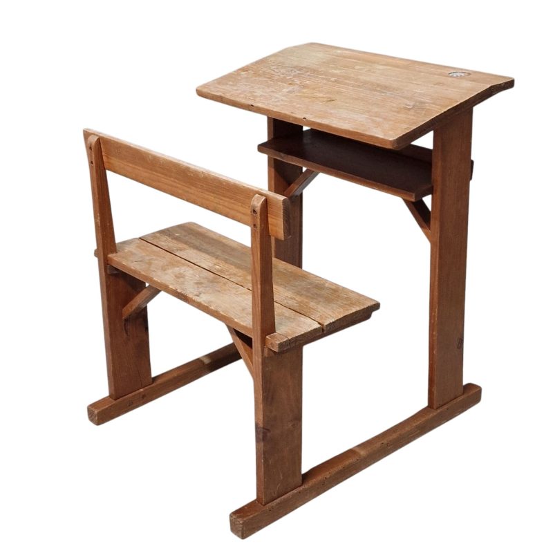 Mesa escolar com banco