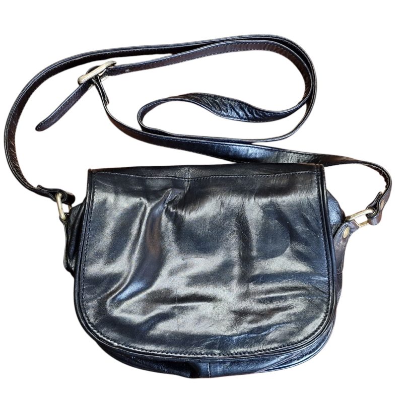 Mala de ombro em pele preta da Dooney & Bourke