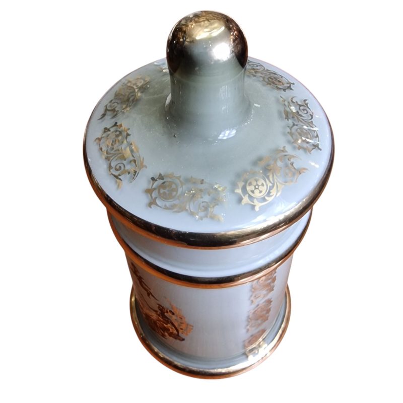 Pote cerâmico decorativo com tampa – motivos neoclássicos