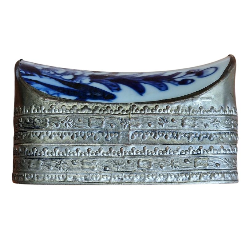 Caixa em prata com azulejo azul e branco