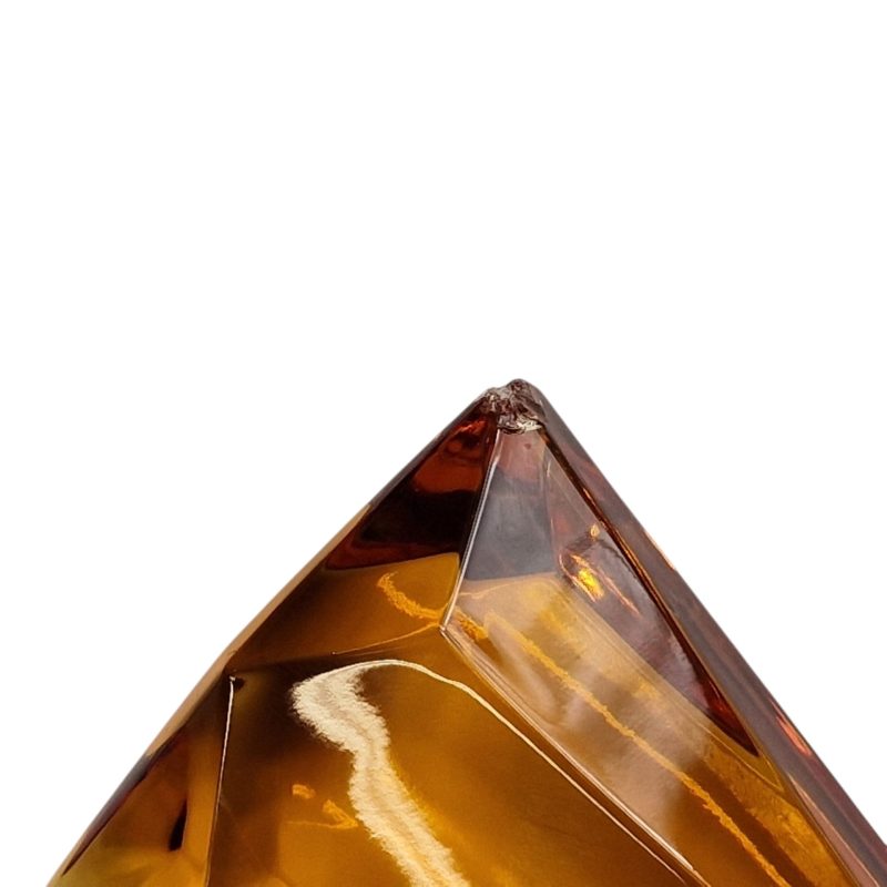 Garrafa em cristal Atlantis com tampa facetada âmbar