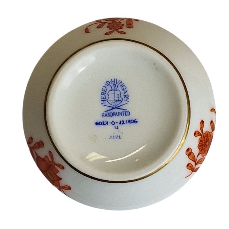 Pote em porcelana Herend com flor no topo