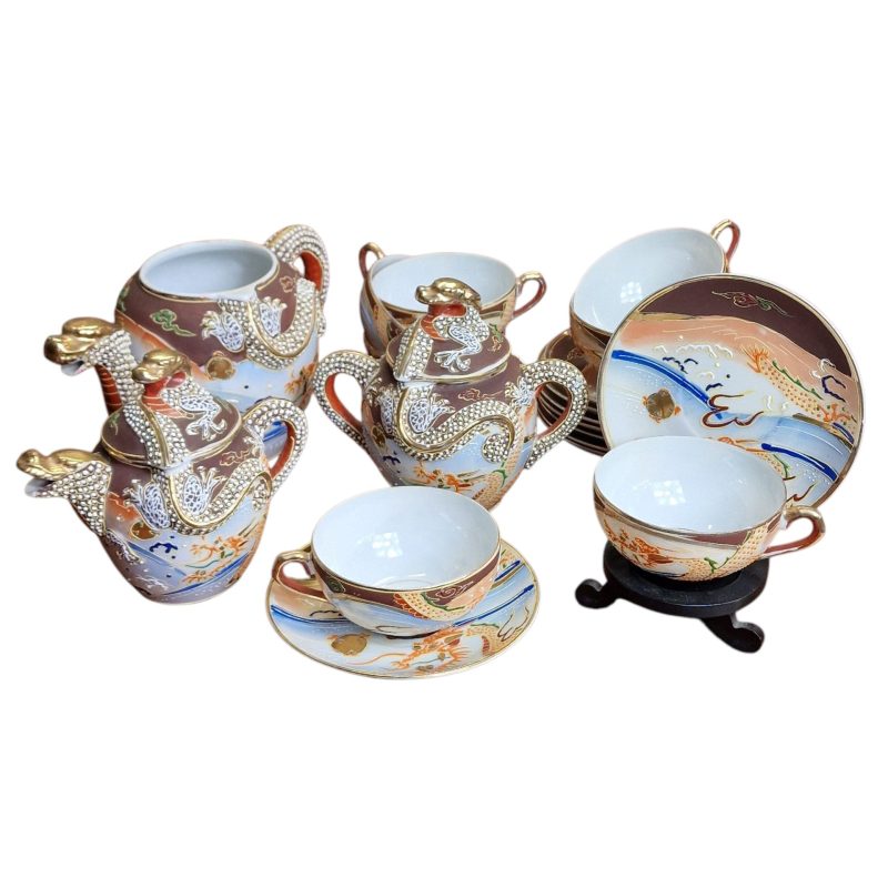 Conjunto de chá japonês com gueixa em litofania