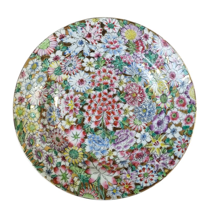 Conjunto decorativo em porcelana de Macau com padrão floral e dourado (7 peças)