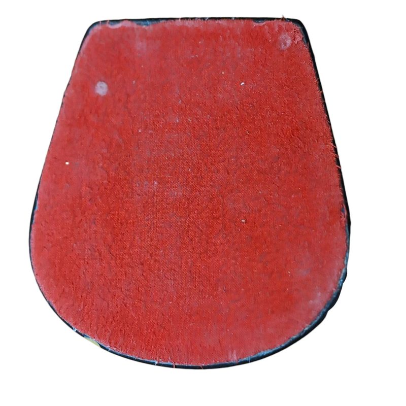 Cinzeiro decorativo com escultura de cavaleiro romano – base em mármore preto