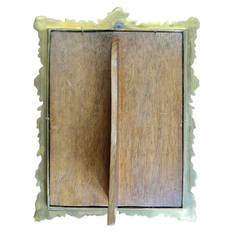Moldura floral dourada em relevo com vidro