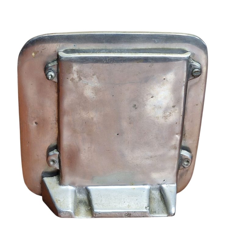 Moldura Ornato em metal polido com detalhe em contraste
