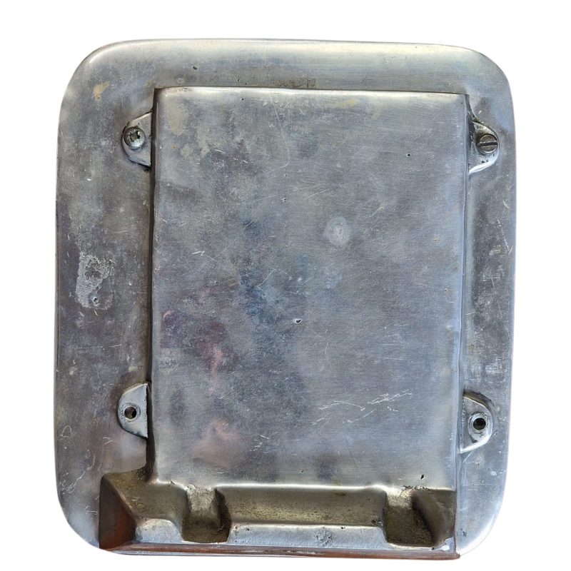 Moldura Ornato em metal polido com detalhe em contraste