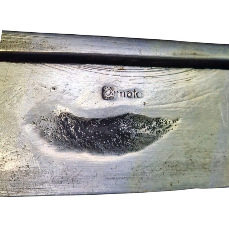Moldura Ornato em metal polido com detalhe em contraste