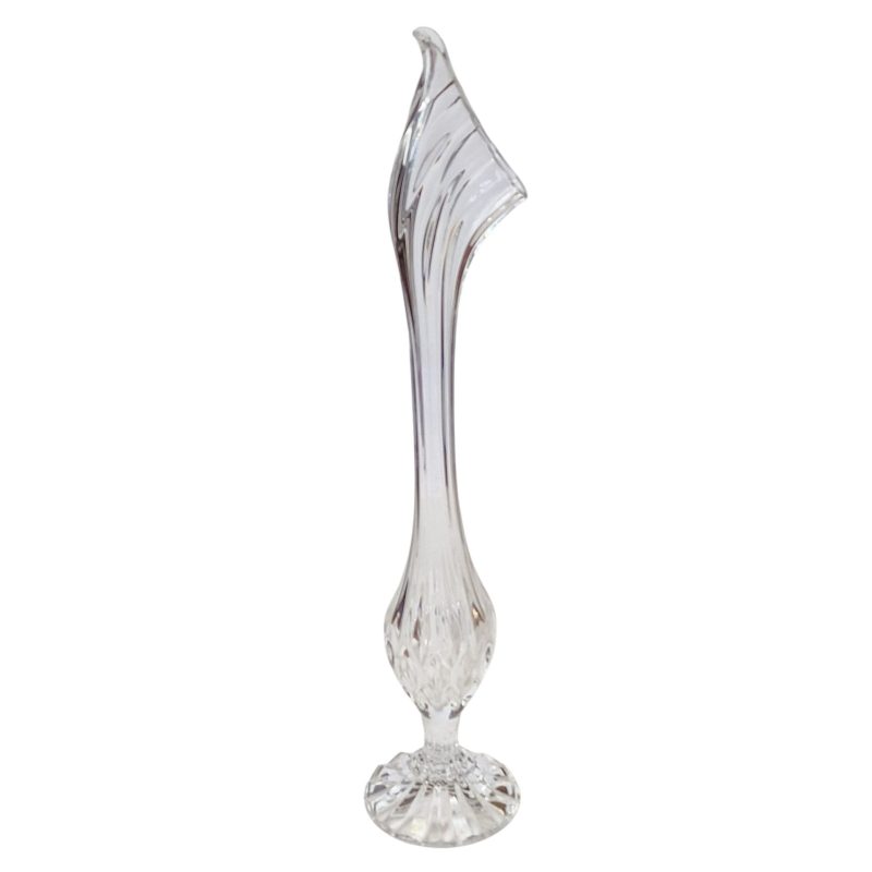 Jarra Solitária em Cristal Lapidado – Elegância Intemporal para Uma Flor