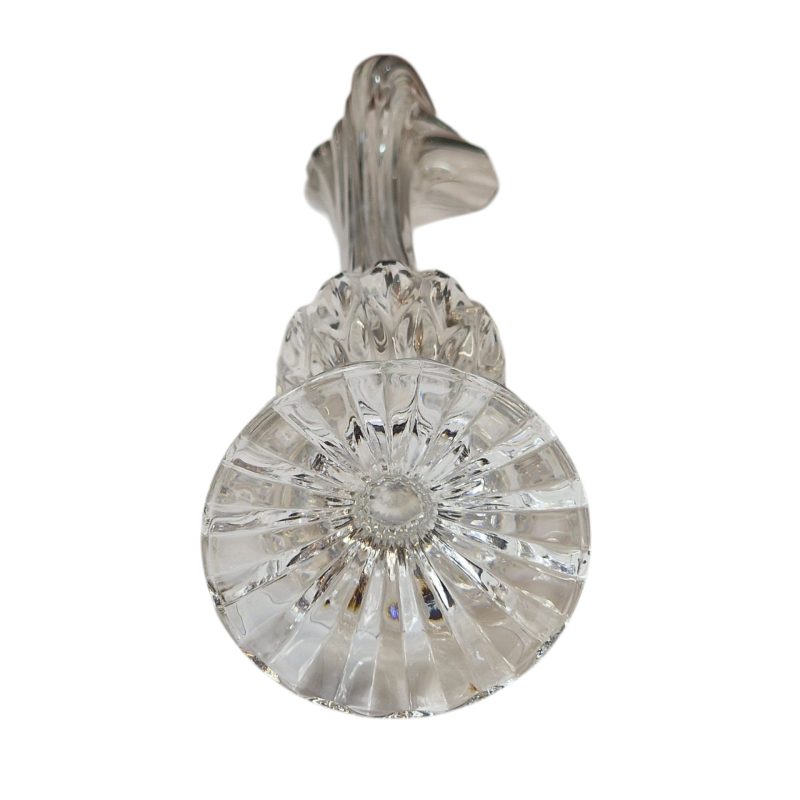 Jarra Solitária em Cristal Lapidado – Elegância Intemporal para Uma Flor