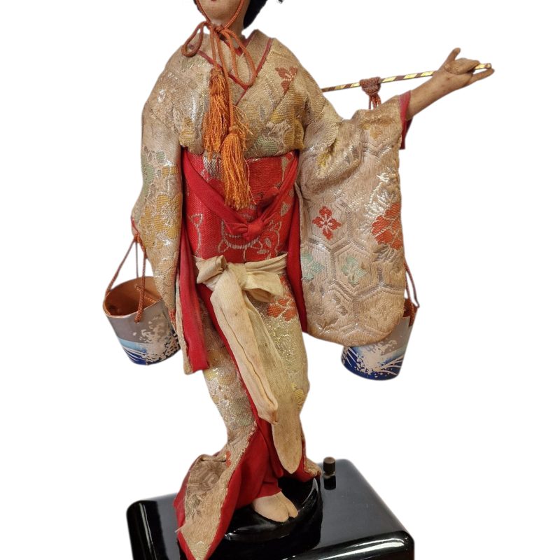 Caixa de Música Japonesa com Boneca em Kimono Tradicional – Made in Japan