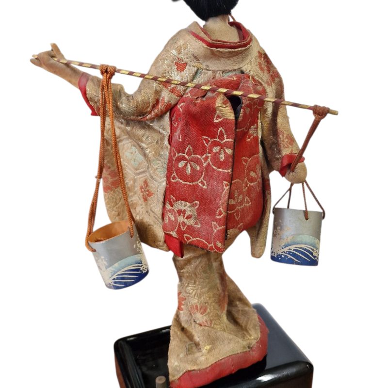Caixa de Música Japonesa com Boneca em Kimono Tradicional – Made in Japan