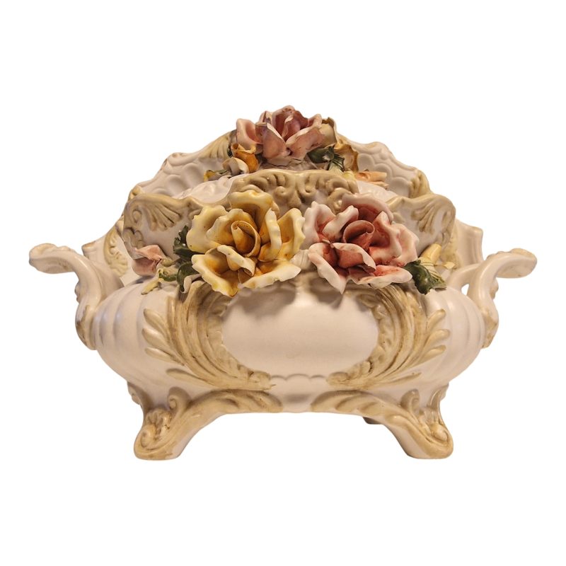 Terrina Capodimonte com base e flores aplicadas à mão – Made in Italy – 25 cm altura x 38 cm largura