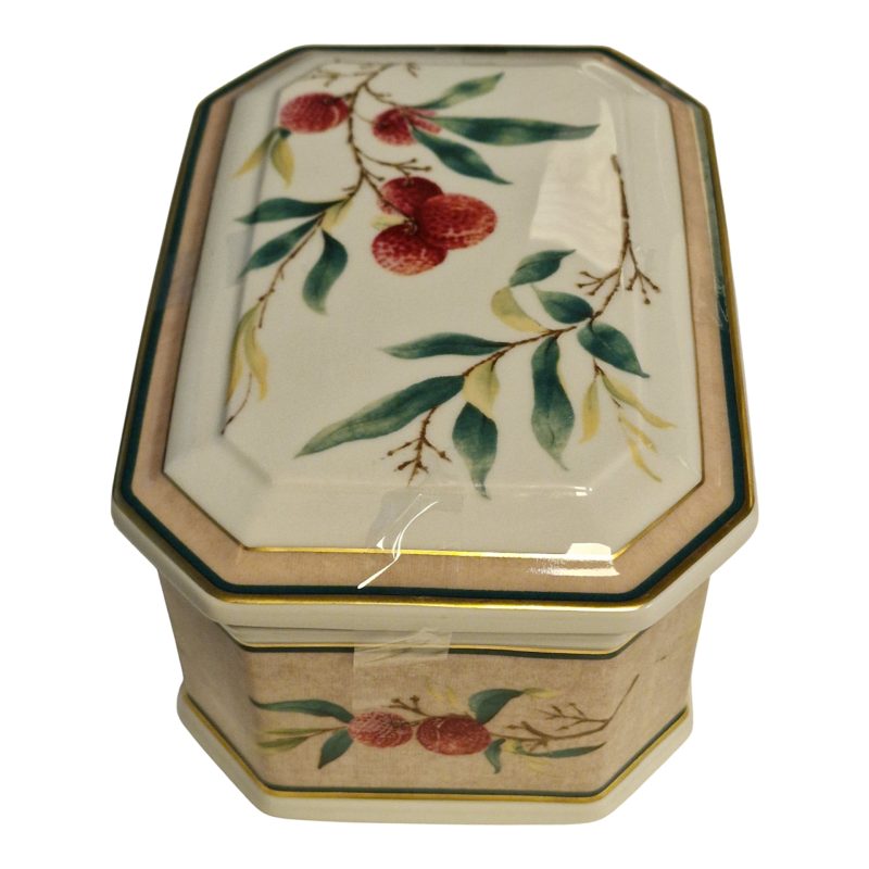 Caixa “Ricardo” – Coleção Lychee – Vista Alegre – Porcelana branca de alto brilho – 18,5 × 13 × 9 cm