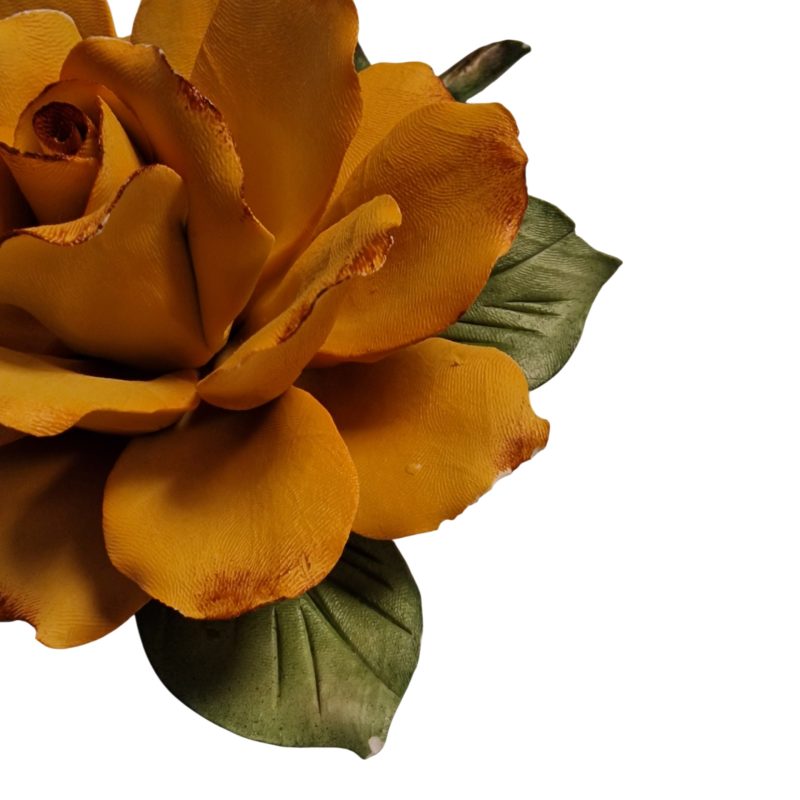 Rosa Capodimonte – Porcelana italiana pintada à mão – Flor decorativa amarela