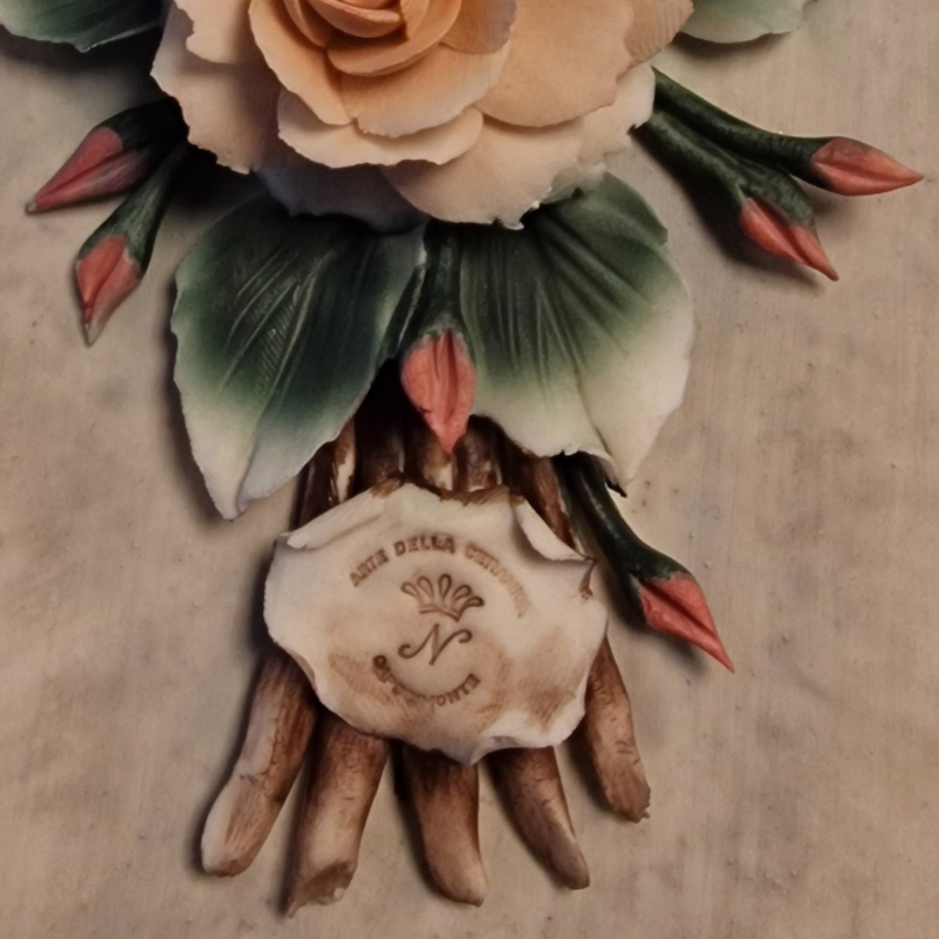 Painel Floral Capodimonte – Porcelana italiana pintada à mão – Arte della Ceramica Napoli